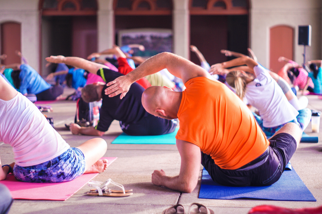 activités indoor : cours de yoga lors d'un team building